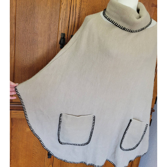 NWOT Steve Madden‎ Women's Beige Funnel Neck Poncho. Size OSFM - Picture 5 of 8